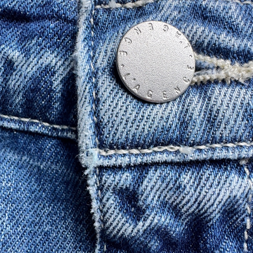 NWOT L’AGENCE (27) Beck Raw-Hem Denim Jean Short - Picture 5 of 7